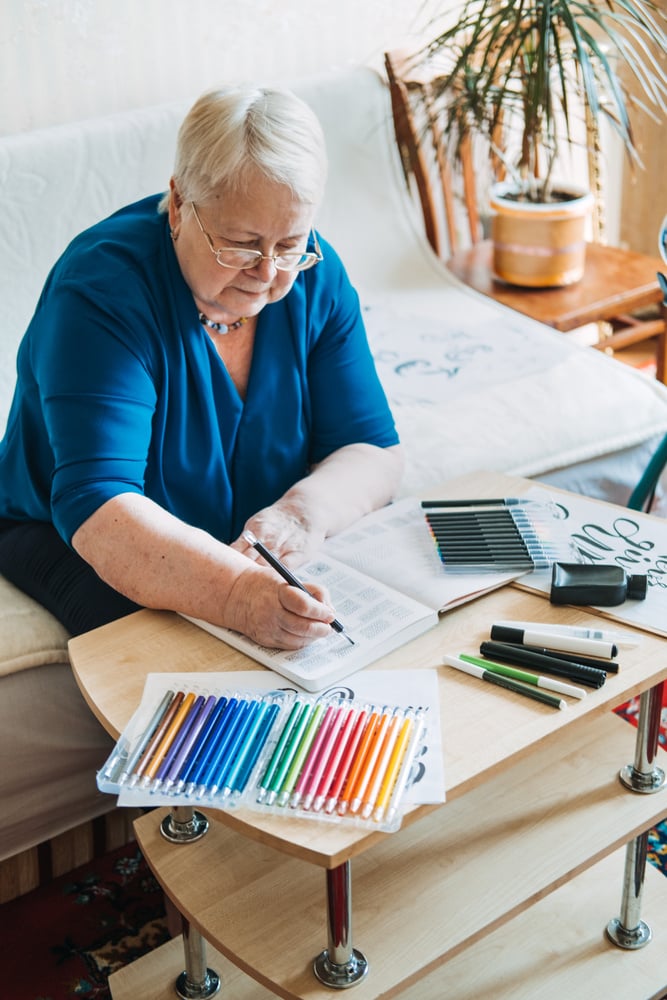 Improving Fine Motor Skills In Elderly. Activities to Help Seniors Strengthen Fine Motor Skills. Hand Exercises, Doodling for Senior People